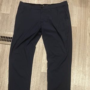 Travis Matthew navy golf pants sz 38 good condition